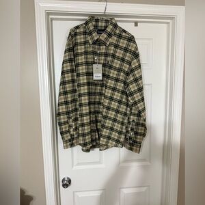 NWT MENS GREEN AND TAN PLAID BUTTON DOWN SHIRT